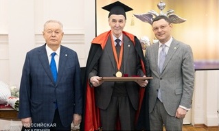 Анвар Шамузафаров удостоен звания почётного члена Российской академии художеств